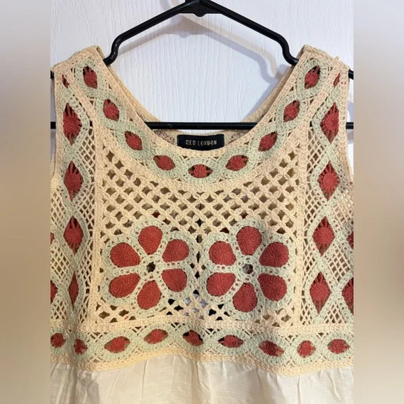 NWT Qed London Floral Crochet Knit Flowy Boho Beach Sleeveless Top Small/Med - Picture 4 of 8